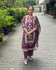 Floral print regular kurta with trousers and dupatta by Vastra by Monty