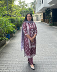 Floral print regular kurta with trousers and dupatta by Vastra by Monty